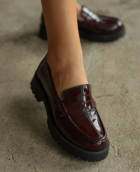 Calista Women's Burgundy Leather Low-Cut Shoes