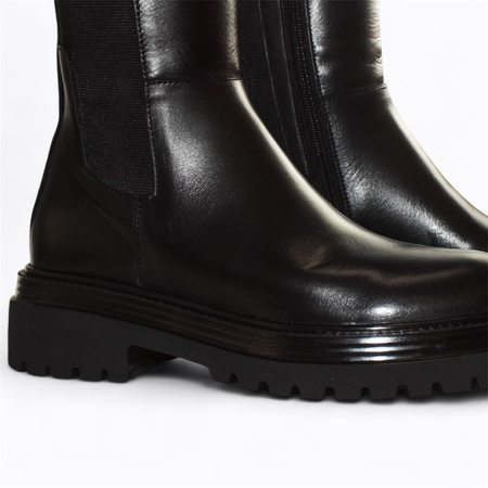 Skórzane czarne kozaki damskie Valsira