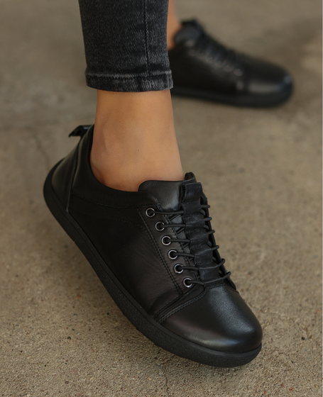 Velinna Women's Black Leather Barefoot Low-Top Shoes