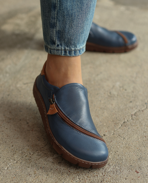 Elzette Navy Blue Leather Women's Low-Cut Shoes