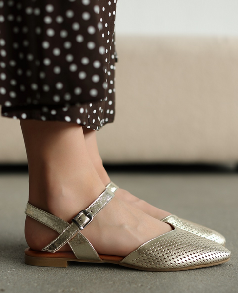 Laveria Women's Leather Gold Sandals