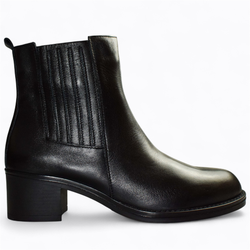 Noravia Women's Black Leather Ankle Boots