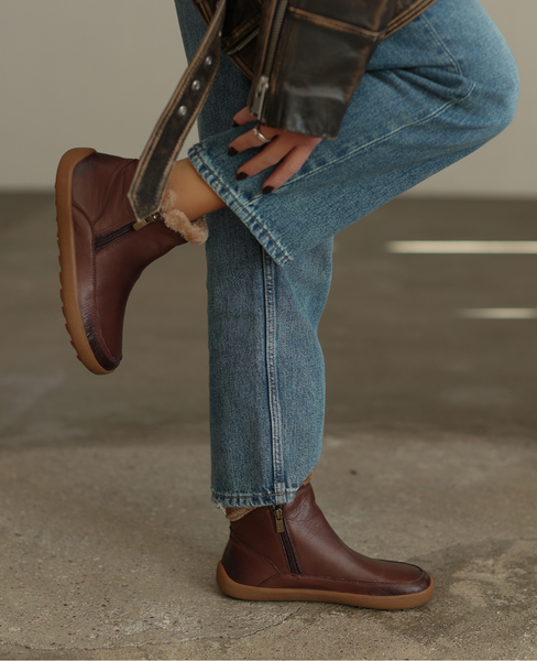 Tesaria Women's Brown Leather Barefoot Boots
