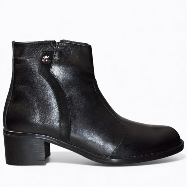 Finirra Women's Black Leather Ankle Boots