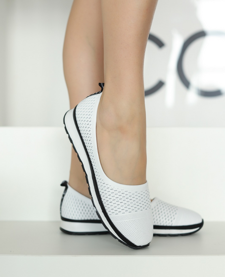 Belvita Women's White Leather Ballerina Flats