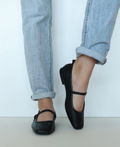 Irlinda Women's Black Leather Low-Cut Shoes