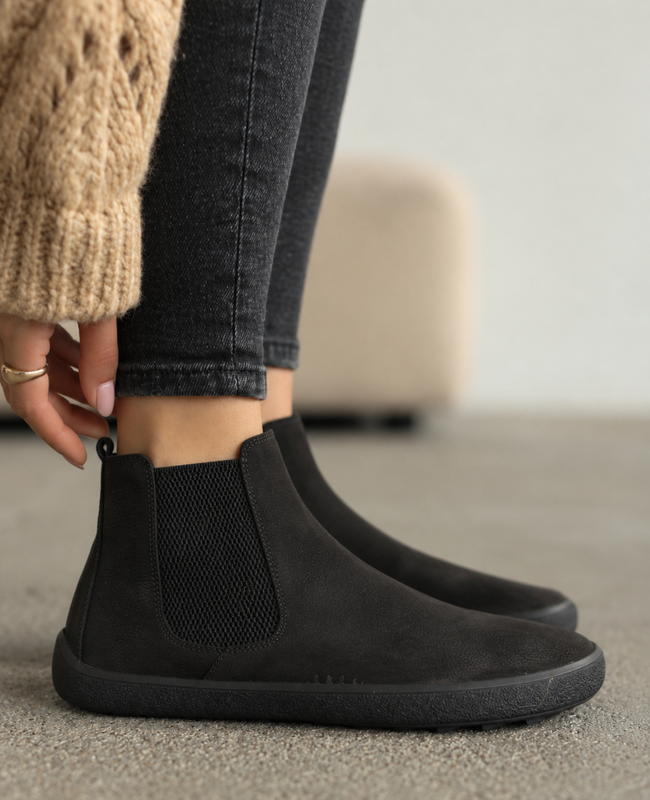 Skórzane czarne barefoot sztyblety damskie Azinira