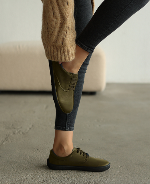 Serilda Women's Olive Leather Barefoot Low-Top Shoes