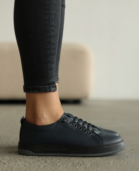 Skórzane granatowe sneakersy damskie Arestia