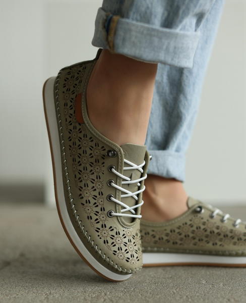 Jovella Women's Olive Leather Low-Top Shoes