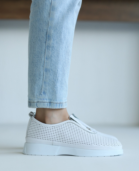 Pervela Women's White Leather Low-Cut Shoes