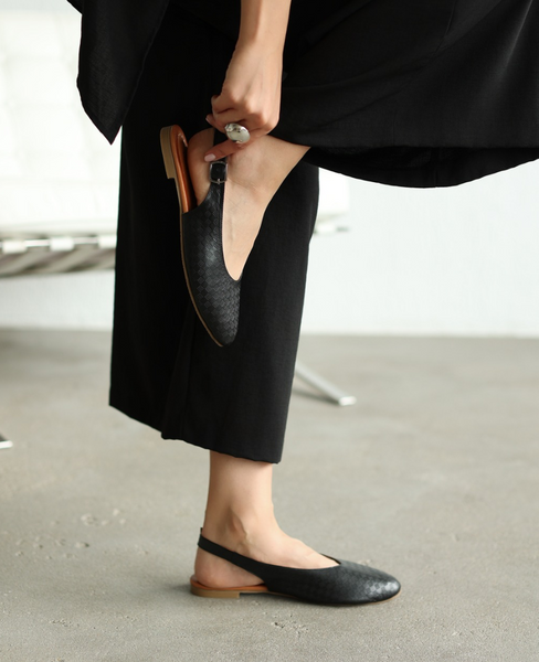 Latizia Women's Black Leather Sandals