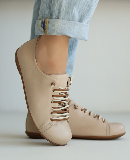 Carinde Beige Leather Women's Low-Cut Shoes