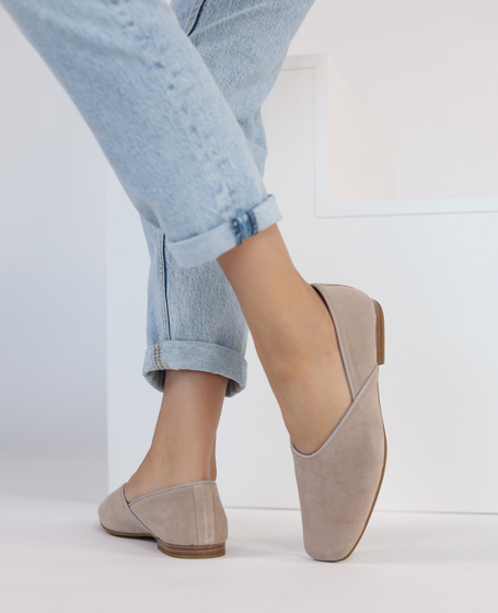 Ovelkia Women's Gray Leather Ballerina Flats