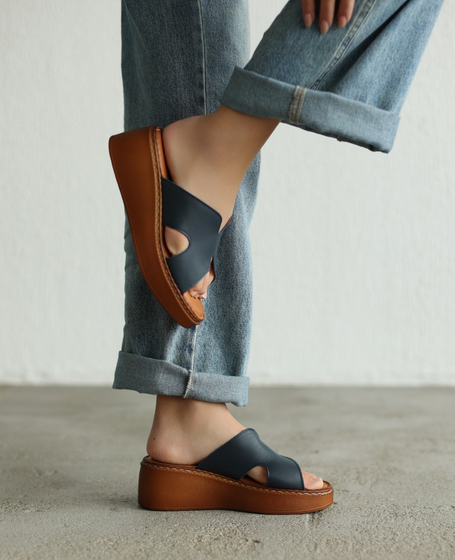 Opritia Navy Blue Leather Women's Flip-Flops