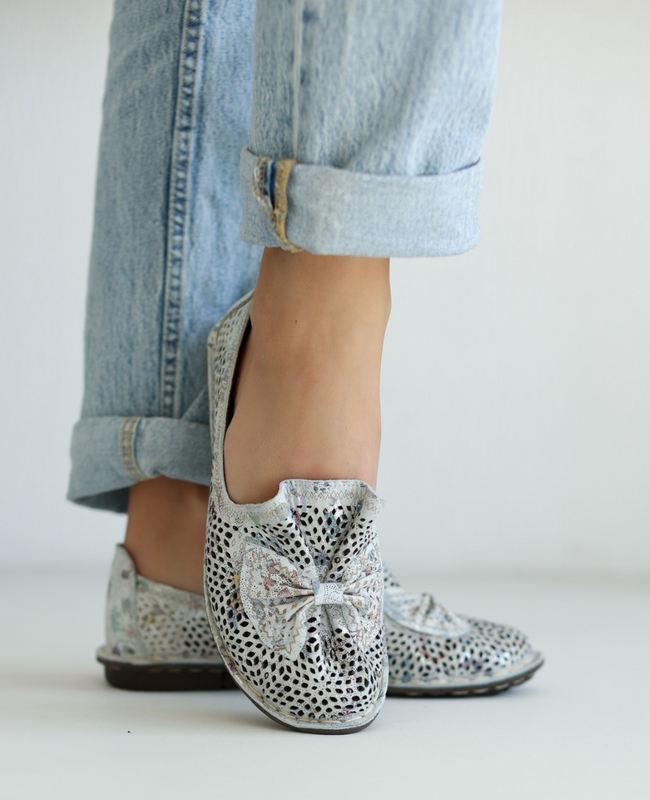 Olarisa Women's White Leather Low-Top Shoes
