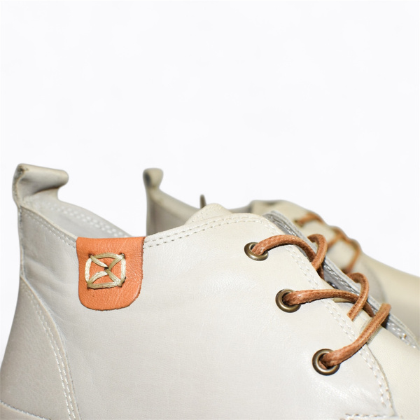 Donteri Women's Gray Leather Boots