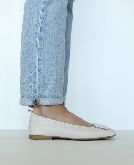 Savella Beige Leather Women's Ballerina Flats
