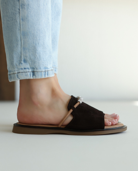 Branith Women's Leather Chocolate-Colored Flip-Flops