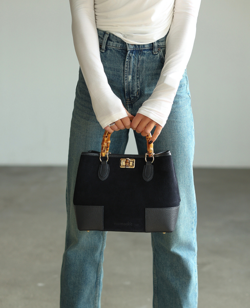Esvaldi XS Granat - Small Leather Trunk