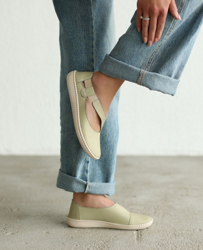 Pelvine Women's Green Leather Low-Cut Shoes
