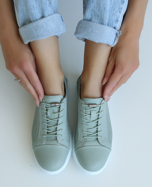 Girelia Women's Mint Leather Sneakers
