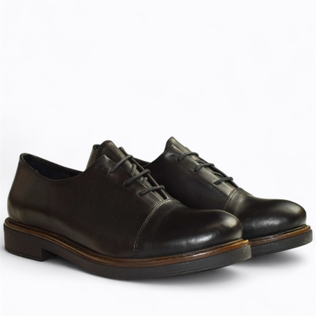 Elvisia Women's Black Leather Low-Cut Shoes