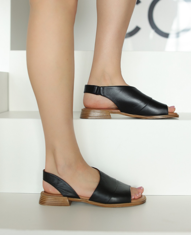 Alejandri Black Leather Women's Sandals