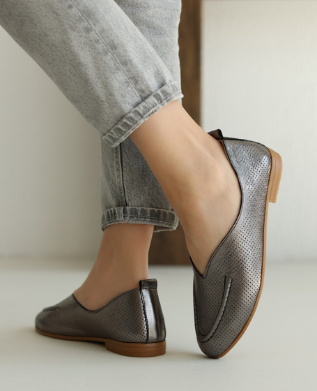 Fauriel Women's Leather and Steel Low-Top Shoes
