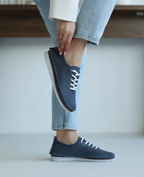 Helisse Navy Blue Leather Women's Low-Top Shoes