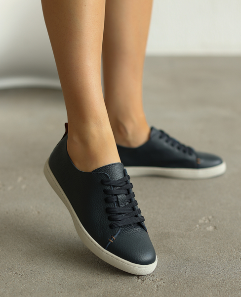 Bellora Women's Navy Blue Leather Low-Top Shoes