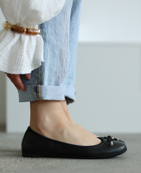 Ruverna Black Leather Women's Ballerina Flats