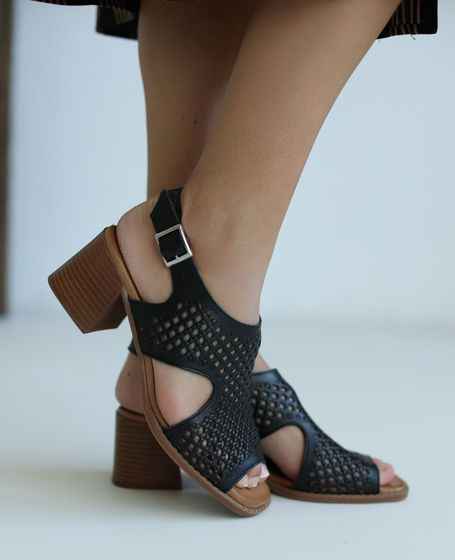 Darsina Women's Black Leather Sandals