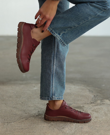 Carmira Women's Burgundy Leather Low-Cut Shoes with a Barefoot Toe
