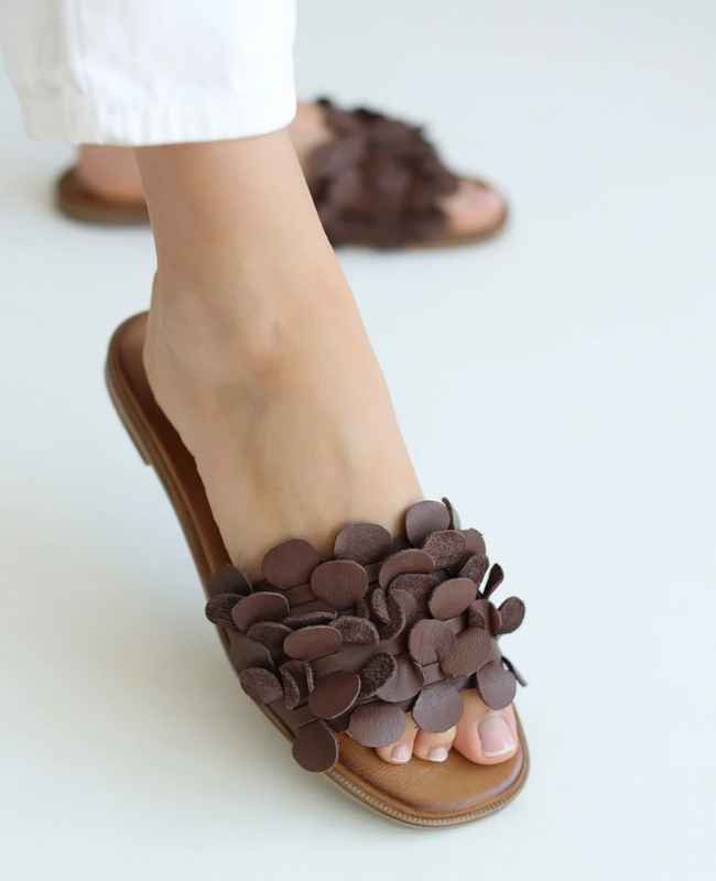 Giselei Women's Leather Chocolate-Colored Flip-Flops