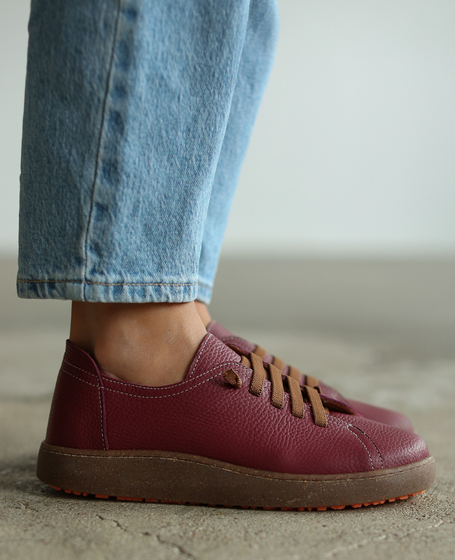 Naviena Women's Burgundy Leather Low-Top Shoes