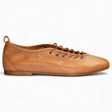 Kanvira Women's Red Leather Low-Top Shoes