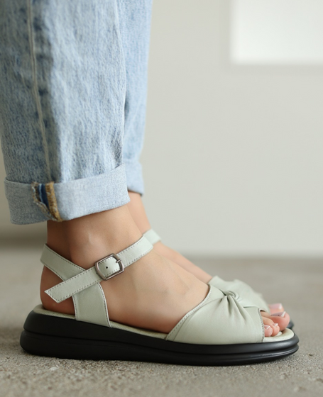 Velanri Women's Mint Leather Sandals