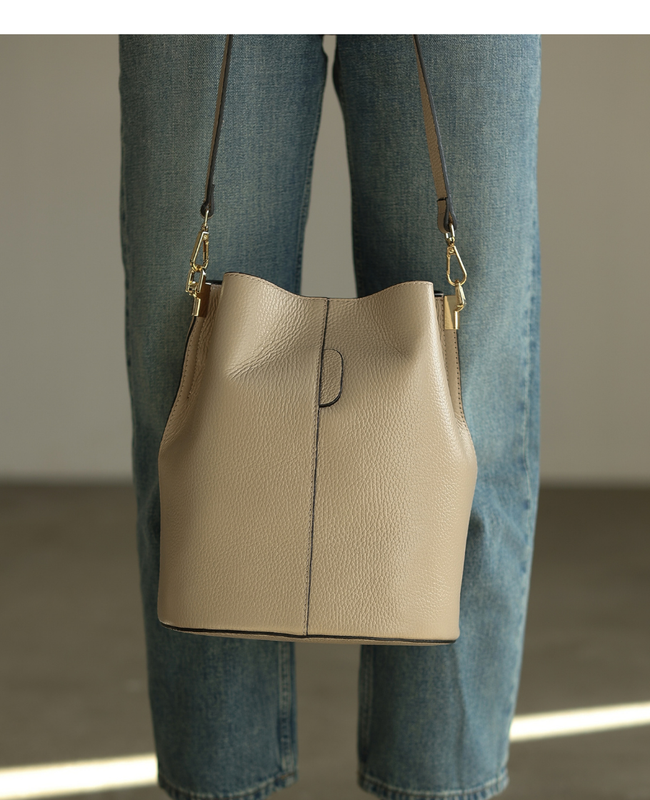 Nicole XL Cappuccino - Women's Leather Tote Bag