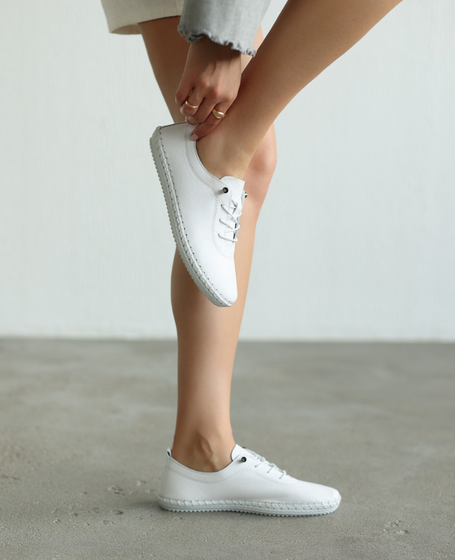 Rivessa Women's White Leather Low-Top Shoes
