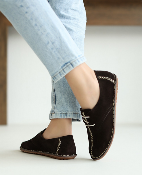 Niselva Women's Leather Chocolate-Brown Low-Cut Shoes