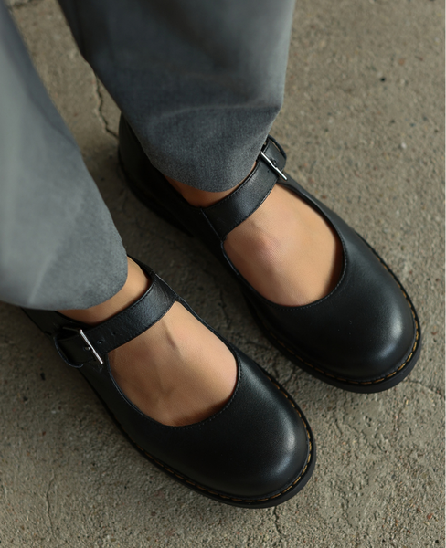 Delfina Women's Black Leather Low-Top Shoes
