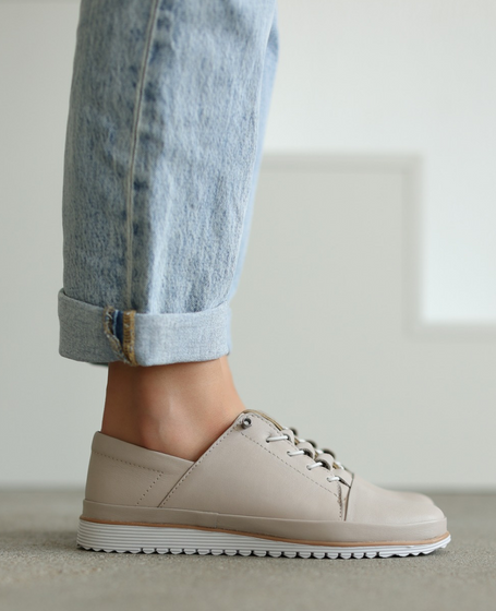 Tallora Women's Gray Leather Low-Cut Shoes