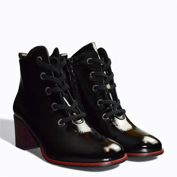 WOMEN'S BLACK LEATHER ANKLE BOOTS