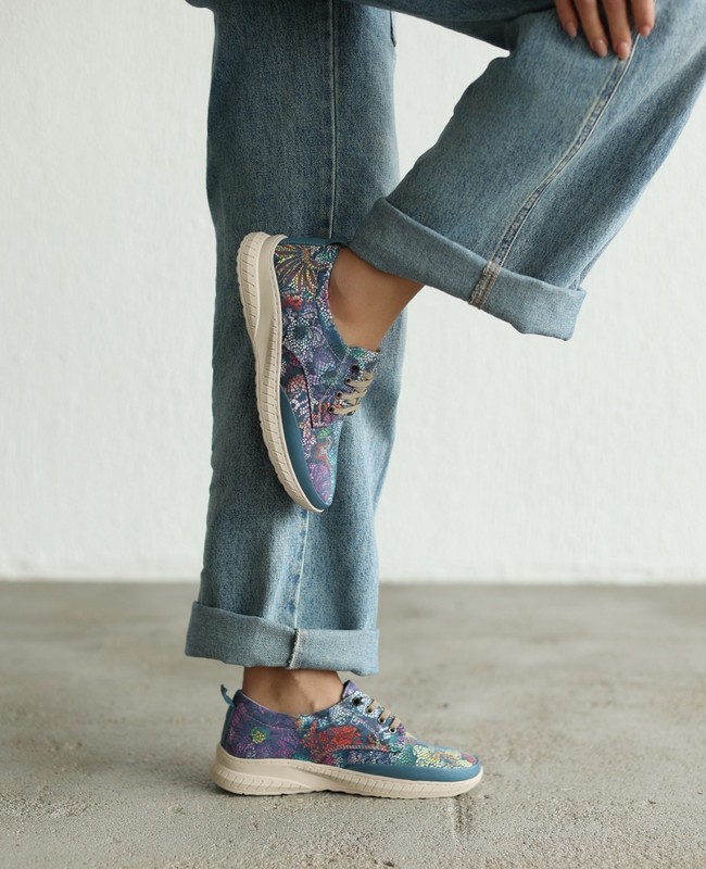 Mavinia Women's Blue Leather Low-Top Shoes