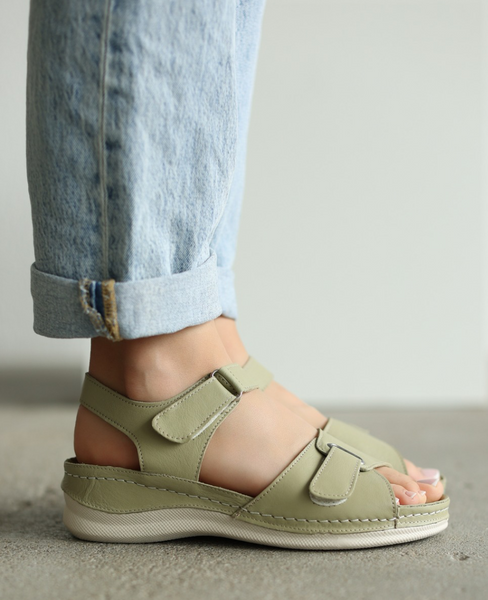 Kivaria Women's Green Leather Sandals