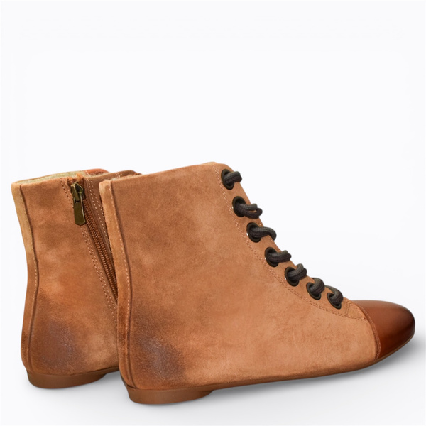 Cerilia Women's Red Leather Boots