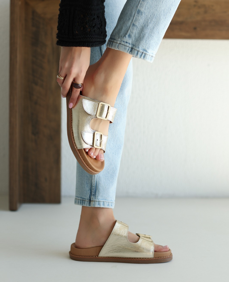 Belsina Women's Leather Gold Flip-Flops
