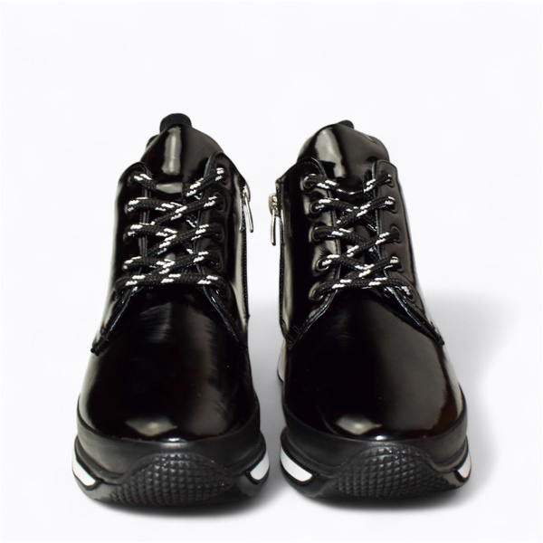 Zinoria Women's Black Leather Ankle Boots