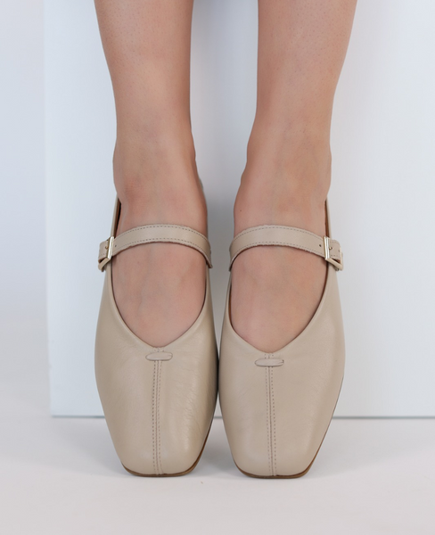 Olivina Beige Leather Women's Low-Cut Shoes
